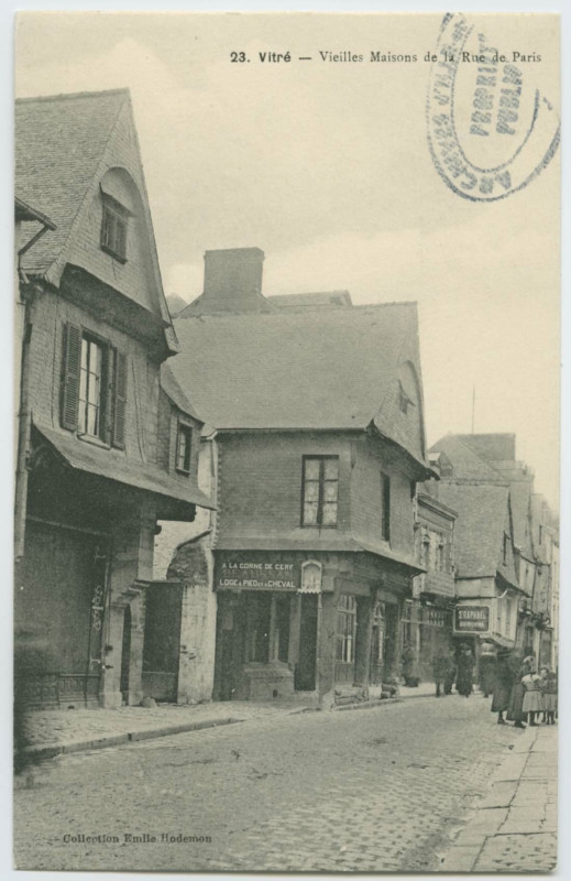 Carte postale ancienne 23.- Vitré (I.etV.).- Vieilles maisons de la Rue de Paris.