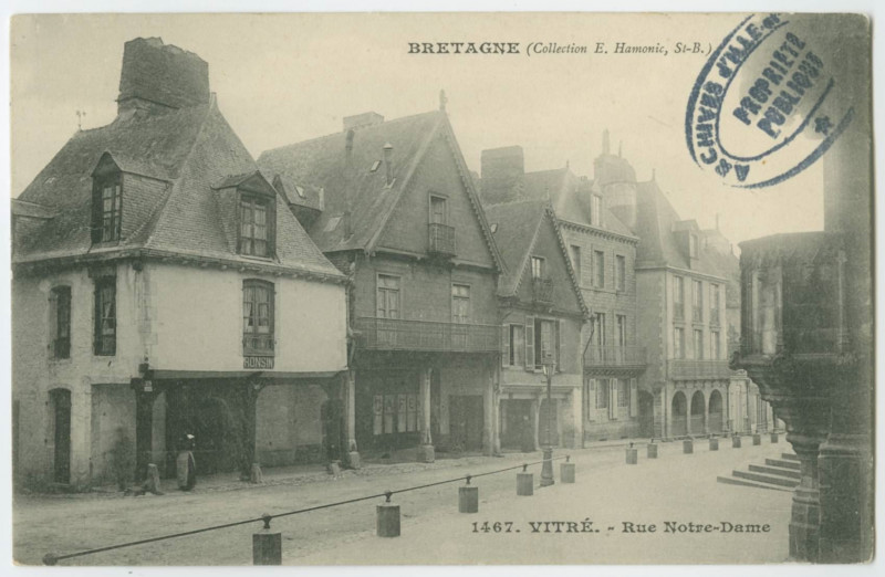 Carte postale ancienne 1467.  Vitré.- Rue Notre-Dame