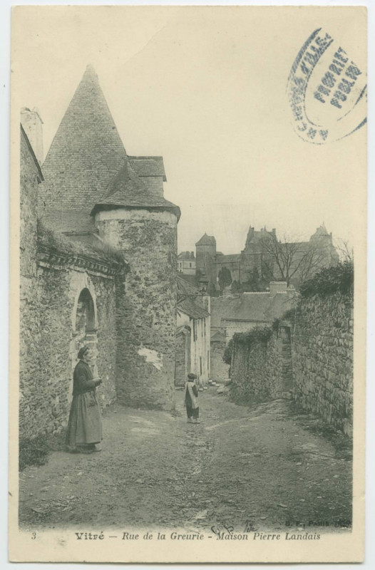 Carte postale ancienne 3. -  Vitré - Rue de la Greurie - Maison pierre Landais