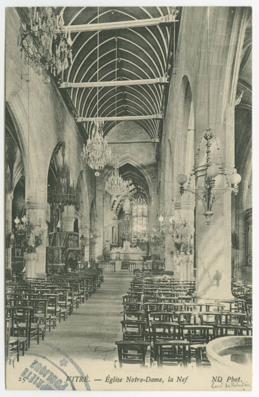 Carte postale ancienne Vitre - Eglise Notre-Dame, la Nef