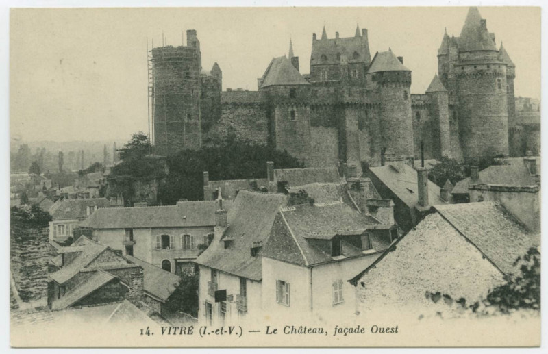 Carte postale ancienne 14. Vitre (I.-et-V.) -Le Château, façade ouest.