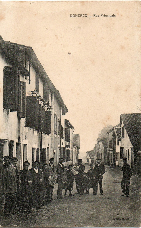 Carte postale ancienne Donzacq (Landes) - Grande rue 2