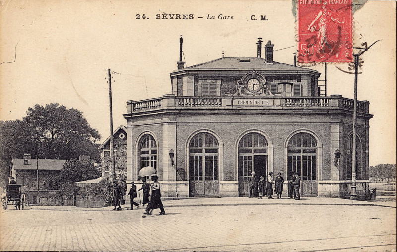 Carte postale ancienne Cm 24 - Sevres - La Gare à Sèvres