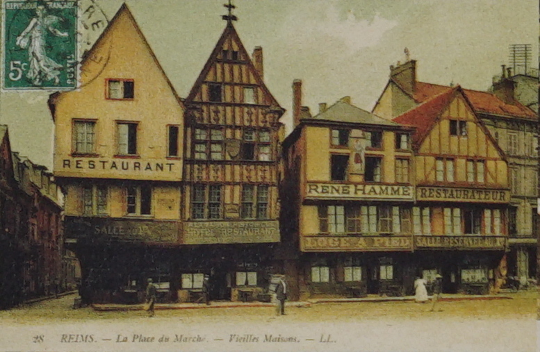 Carte postale ancienne Reims place du forum angle rue des élus 08409