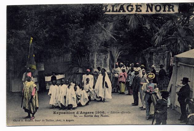 Carte postale ancienne Sortie des Noirs (Exposition d'Angers 1906) à Angers