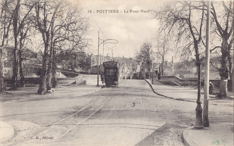 Carte postale ancienne Em 58 - Poitiers - Le Pont-Neuf