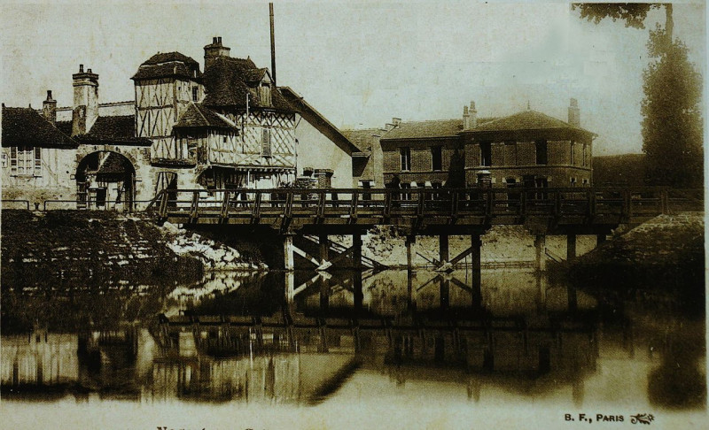 Carte postale ancienne Nogent sur seine deversoir moulin 05322