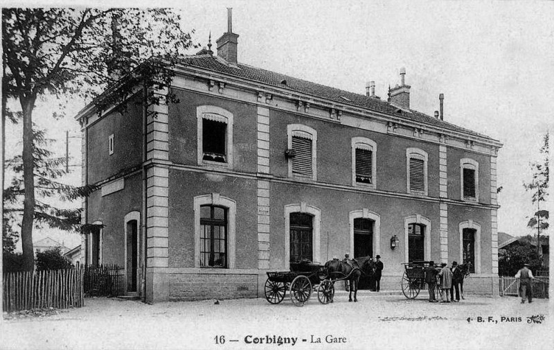 Carte postale ancienne GarePLM-BV1900 à Corbigny