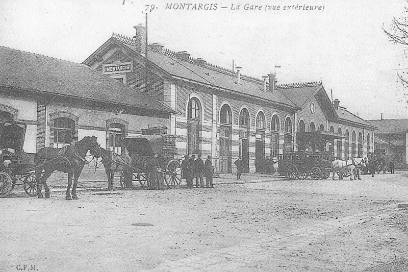 Carte postale ancienne Gare-de-Montargis-Carte-Postale-4