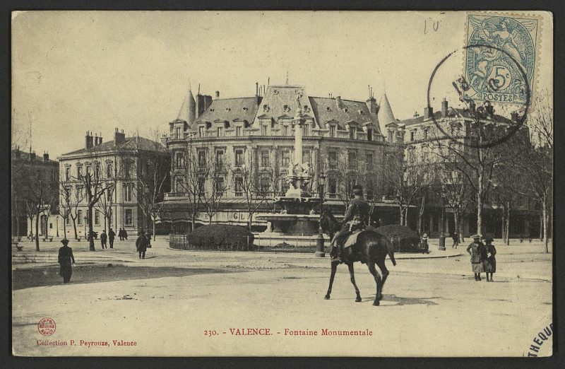 Carte postale ancienne Fontaine Monumentale à Valence