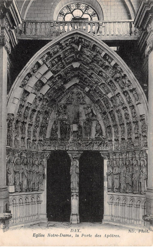 Carte postale ancienne Dax (Landes) - Cathédrale - portail (ND)