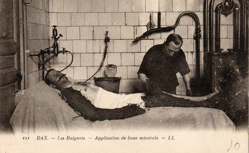 Carte postale ancienne Dax (Landes) - Application de boues 7