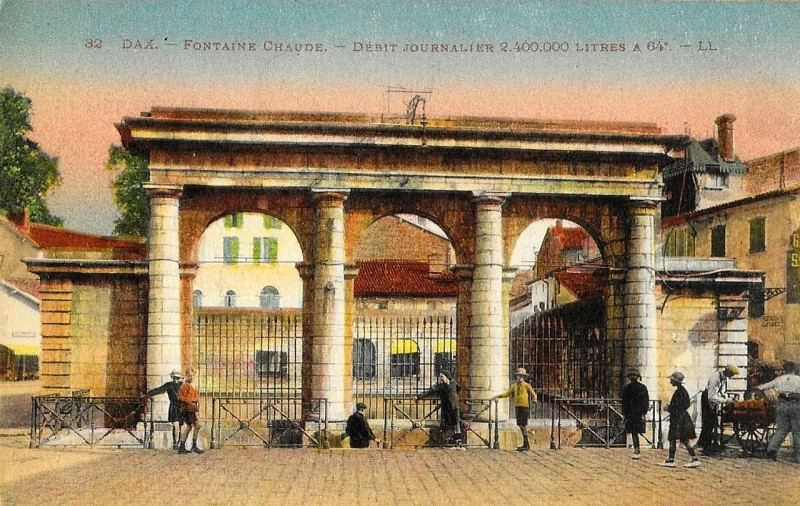 Carte postale ancienne Dax (Landes) - Fontaine chaude 37