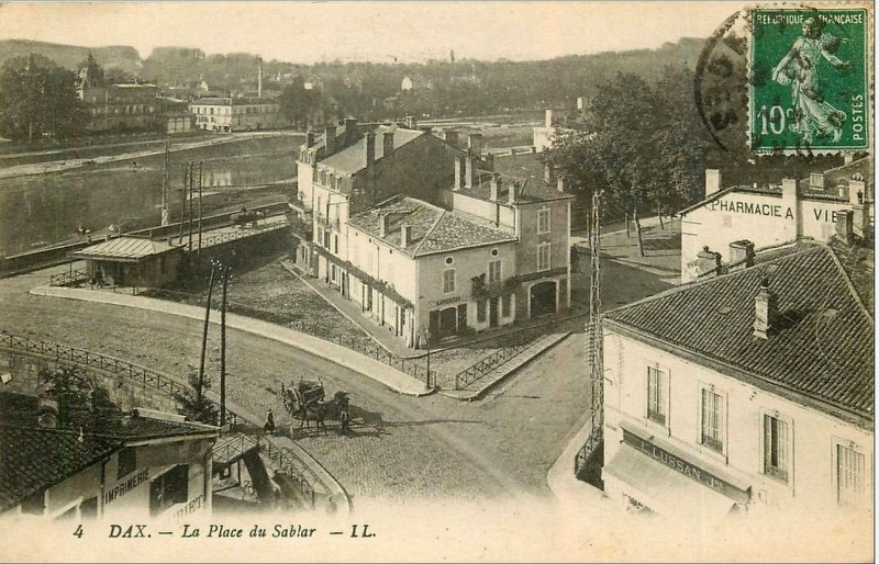 Carte postale ancienne Dax (Landes) - Place du Sablar 3