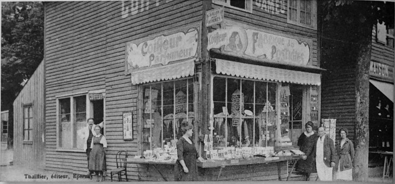 Carte postale ancienne Reconstruction promenades reims 53