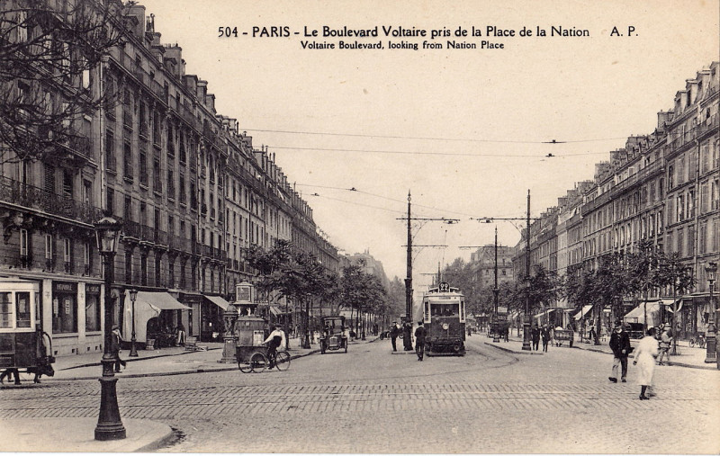 Carte postale ancienne Ap 504 - Paris - Le Boulevard Voltaire pris de la Place de la Nation