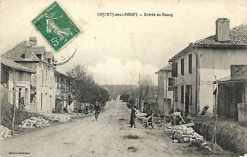 Carte postale ancienne Castets (Landes) - Entrée du bourg