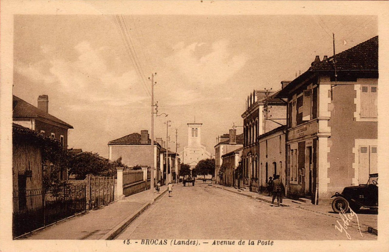 Carte postale ancienne Brocas (Landes) - avenue de la Poste 1