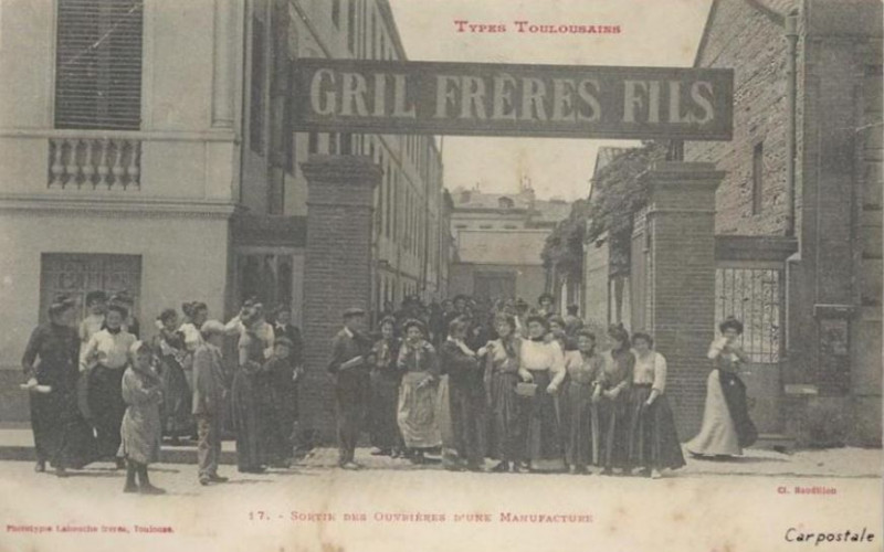 Carte postale ancienne Sortiedesouvrièresusinegril
