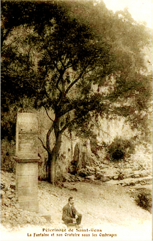 Carte postale ancienne Le Beaucet La Fontaine de Saint-Gens et son oratoire