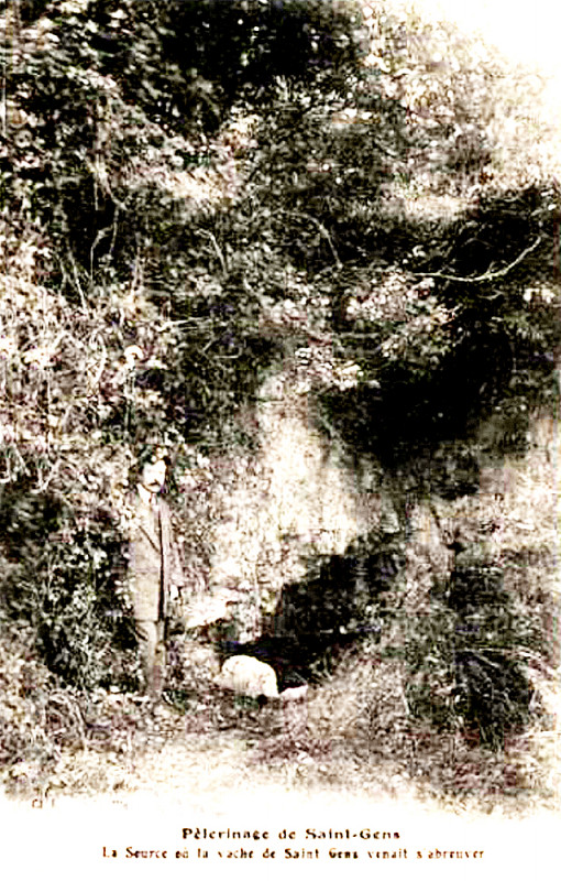 Carte postale ancienne Le Beaucet La Source de la vache de Saint-Gens