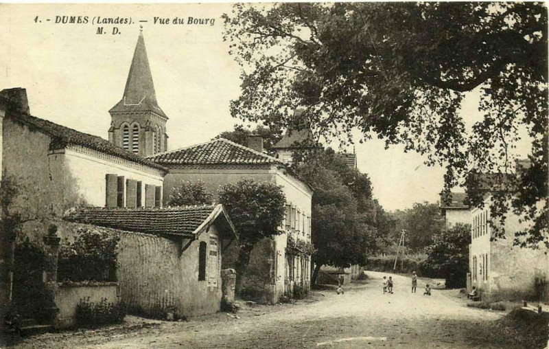 Carte postale ancienne Dumes (Landes) - bourg 1