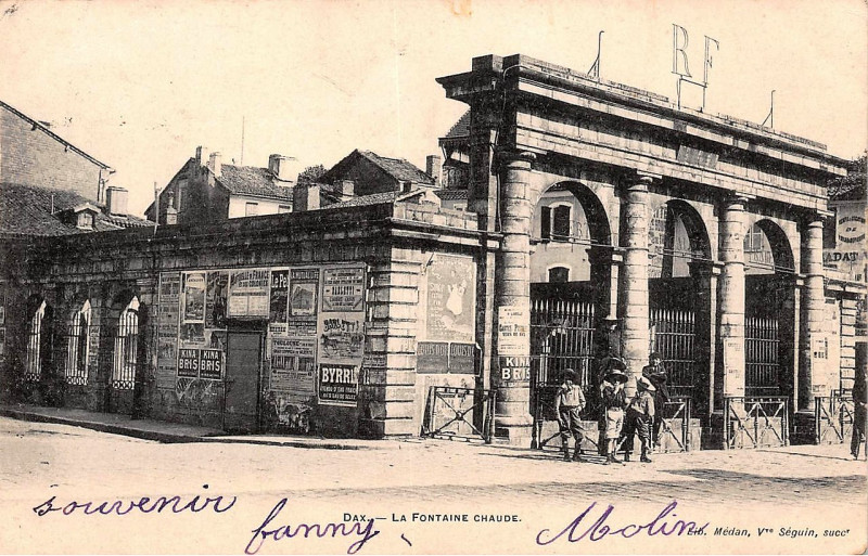 Carte postale ancienne Dax (Landes) - Fontaine chaude 10