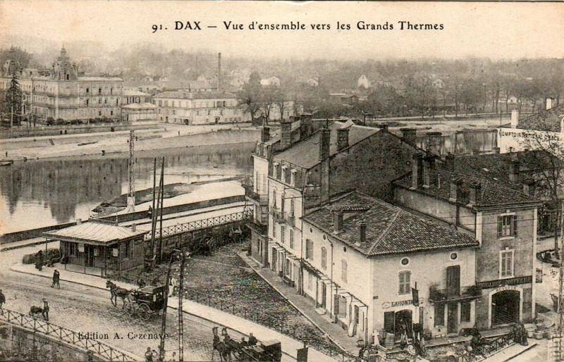 Carte postale ancienne Dax (Landes) - Place du Sablar 1
