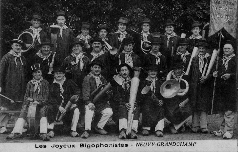 Carte postale ancienne Bigophones de Neuvy Grandchamp
