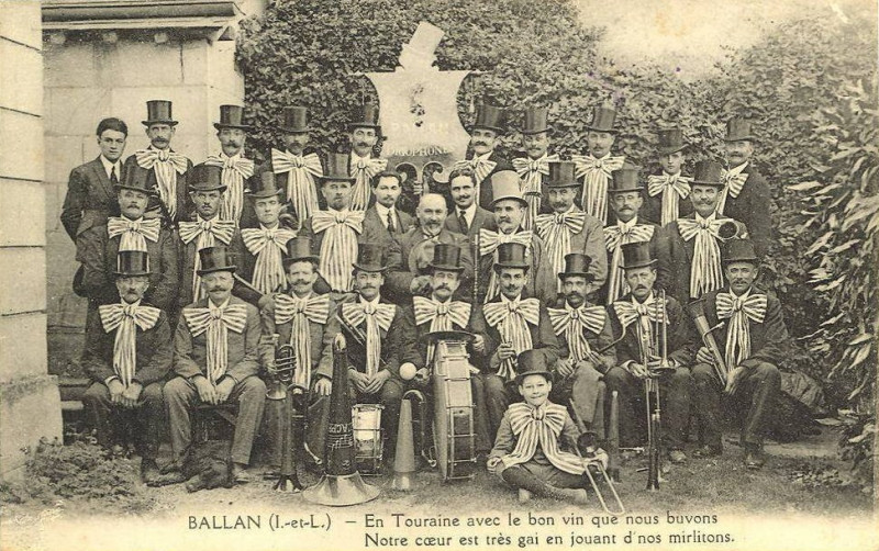 Carte postale ancienne Les Bigophones - Ballan 2