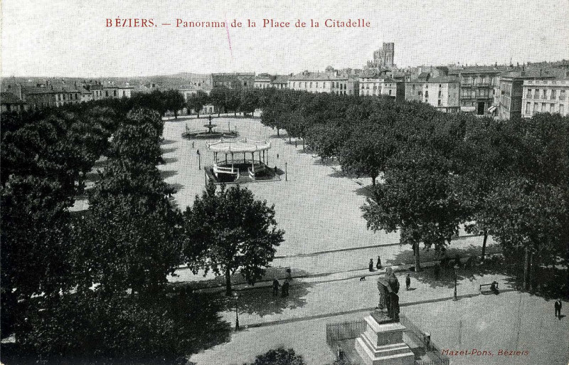 Carte postale ancienne PlacedelaCitadelle