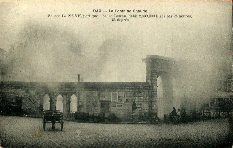 Carte postale ancienne Dax (Landes) - Fontaine chaude 22