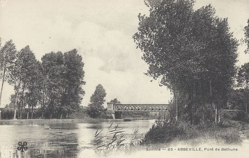 Carte postale ancienne Pont de Béthune au dessus de la Somme à Abbeville