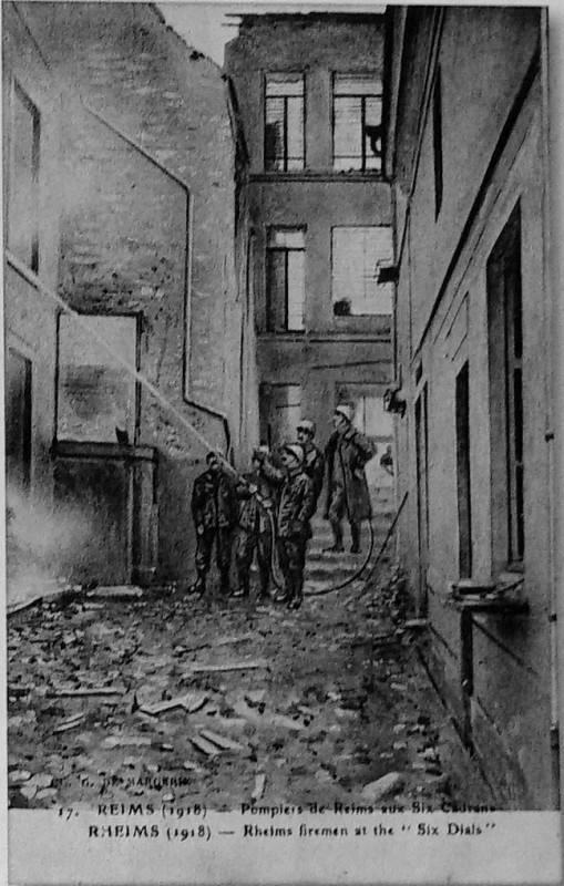 Carte postale ancienne 1918 pompiers aux six cadrans 5289
