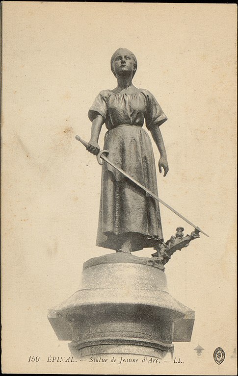 Carte postale ancienne Epinal, Statue de Jeanne d'Arc Cp 5530 Pr à Épinal