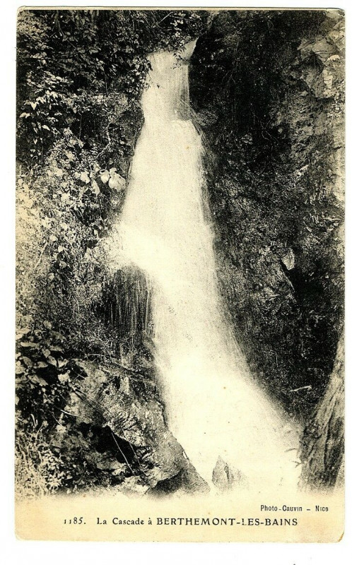 Carte postale ancienne Alpes Maritimes Berthemont-les-Bains Cascade