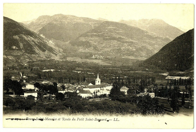 Carte postale ancienne Savoie Bourg-Saint-Maurice et Route du Petit Saint-Bernard à Bourg-Saint-Maurice