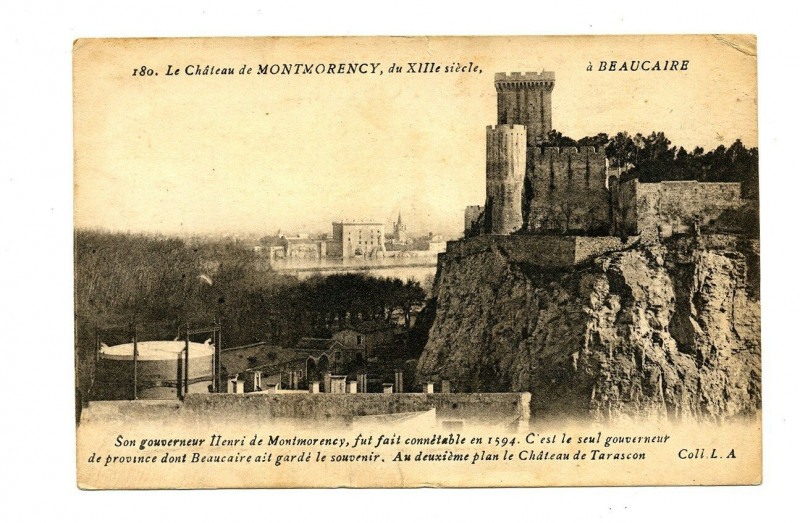 Carte postale ancienne Gard Beaucaire Le Château de Montmorency du XIIIe siècle à Beaucaire