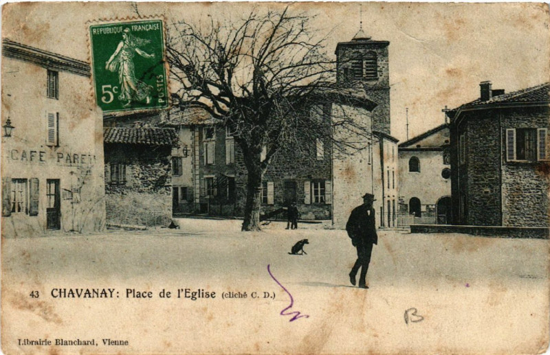Carte postale ancienne Chavanay Place de l'Eglise à Chavanay