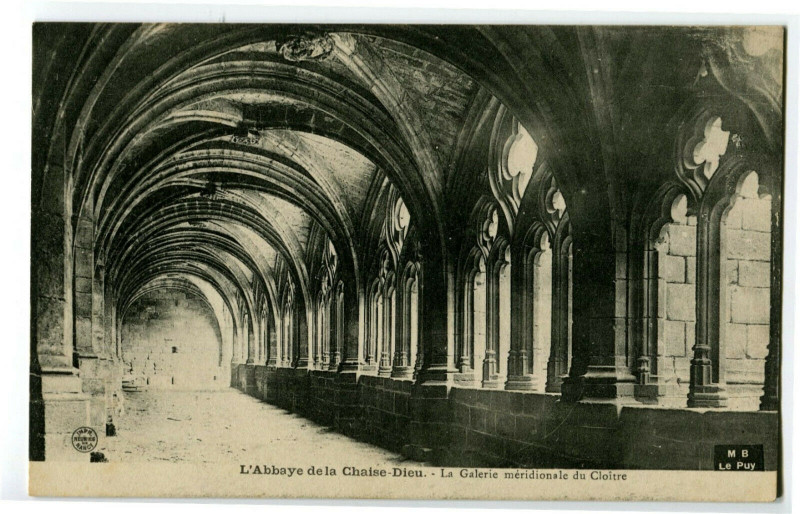 Carte postale ancienne Haute-Loire Abbaye de la Chaise-Dieu La galerie Méridionale du Cloître à La Chaise-Dieu