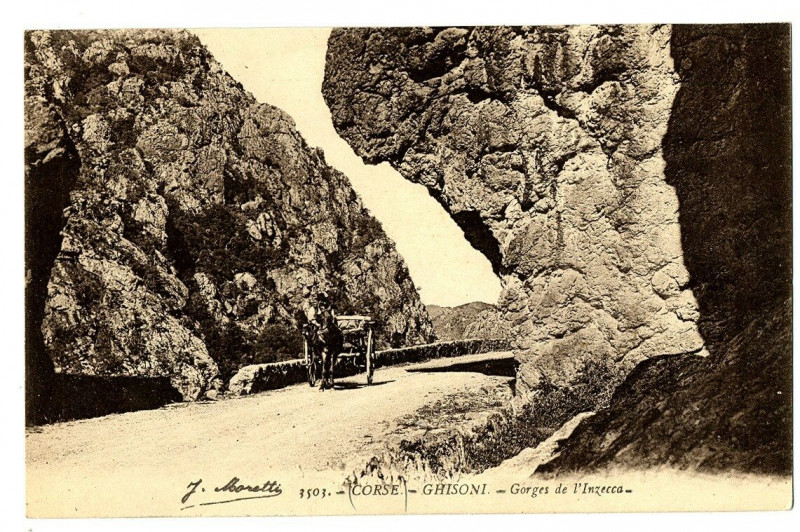 Carte postale ancienne Haute-Corse Ghisoni Gorges de l'Inzecca animé charette à Ghisoni