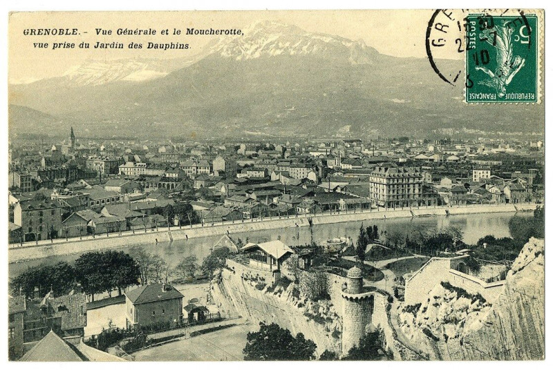 Carte postale ancienne Isère Grenoble Vue générale et Moucherotte vue prise du Jardin Dauphins à Grenoble