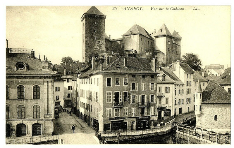 Carte postale ancienne Haute-Savoie Annecy Vue sur le Château à Annecy