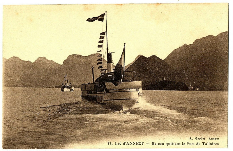 Carte postale ancienne Haute-Savoie Lac d'Annecy bateau quittant le Port de talloires animé à Annecy