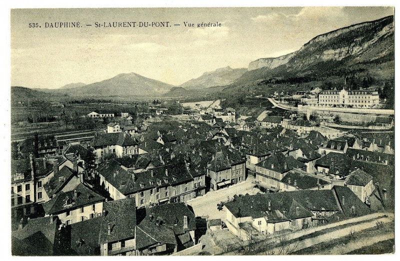Carte postale ancienne 38 Isère saint-Laurent-du-Pont Vue générale