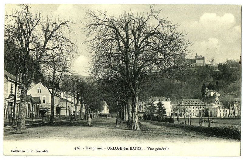 Carte postale ancienne Isère Uriage-les-Bains Vue générale