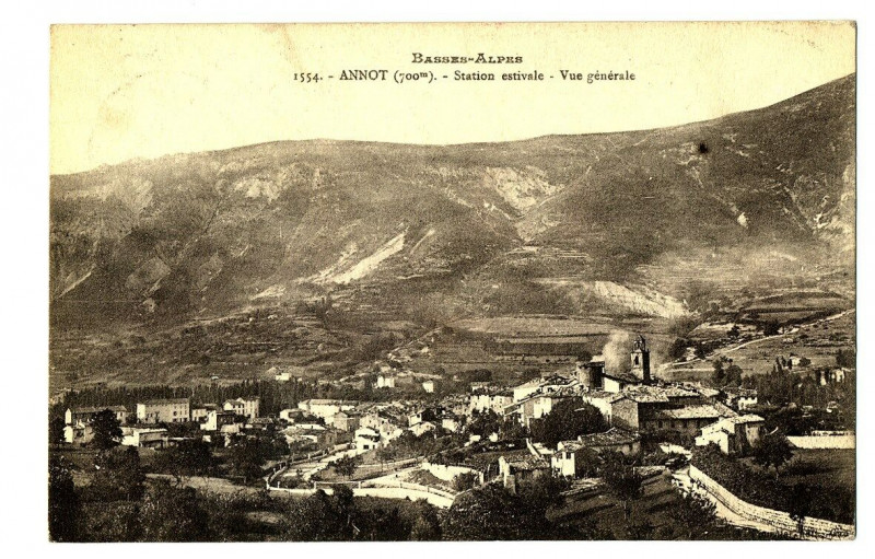 Carte postale ancienne Alpes de Haute-Provence Annot Vue générale à Annot