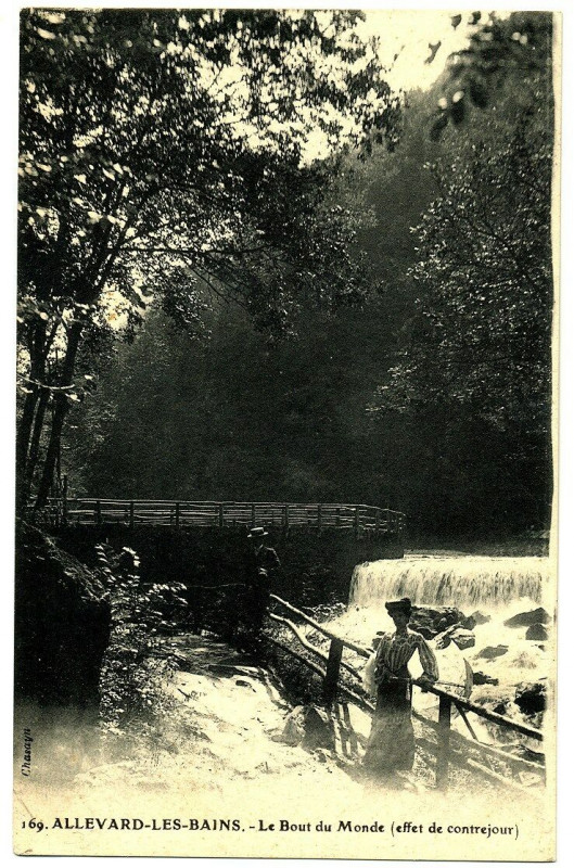Carte postale ancienne Isère Allevard-les-Bains Le Bout du Monde animé à Allevard