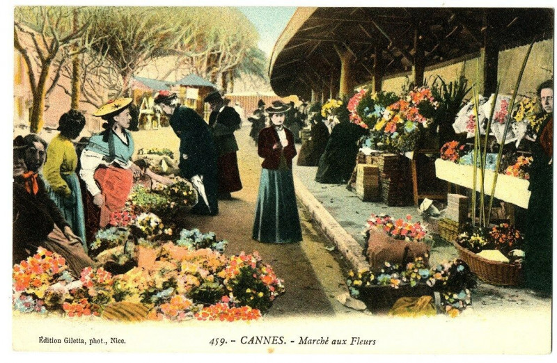 Carte postale ancienne Alpes-Maritimes Cannes Marché aux Fleurs animé à Cannes