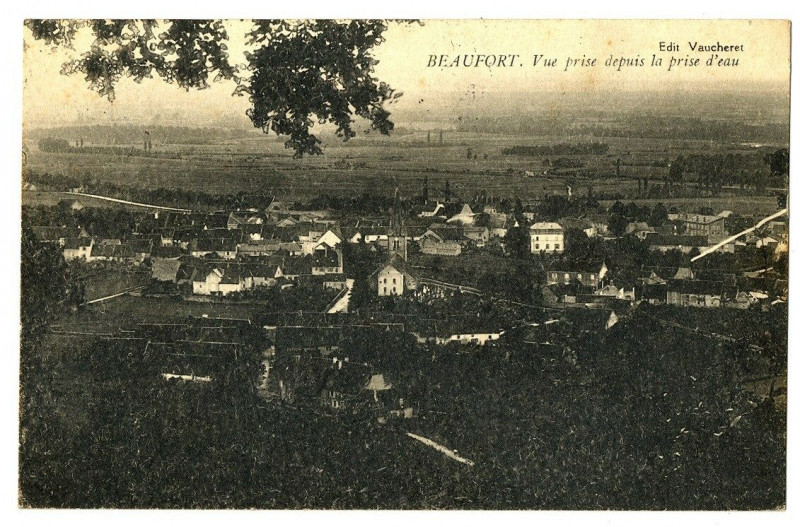 Carte postale ancienne Jura Beaufort Vue prise depuis la prise d'eau